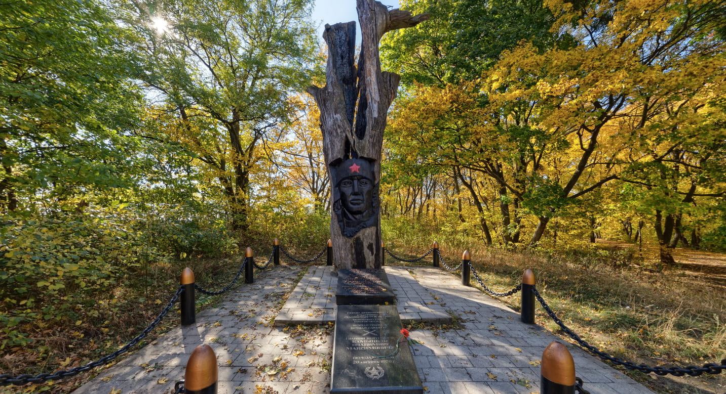 фотографии Святогорска, Свято-Успенской Святогорской Лавры, реки Северский Донец, памятник Артему